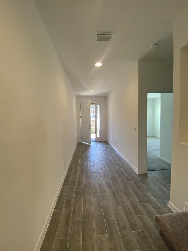 Building Photo - 11030 Hanlon Terrace Alley