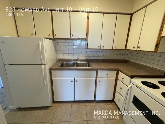 Photo du bâtiment - SPACIOUS 2 BED/1BATH IN CENTRAL WINDSOR! L...
