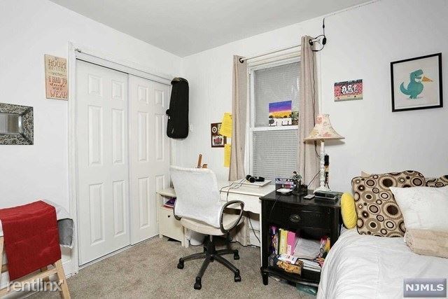Building Photo - 3 br, 2 bath House - 30 E Pleasant Ave