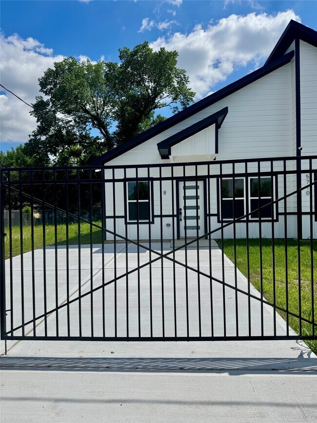Foto del edificio - 5710 Delmack St