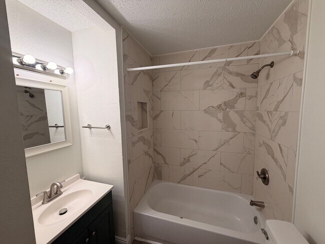 Foto del edificio - 1538 Mansfield Dr