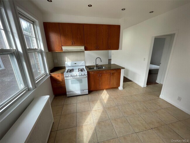 Building Photo - 26 Crotty Ave