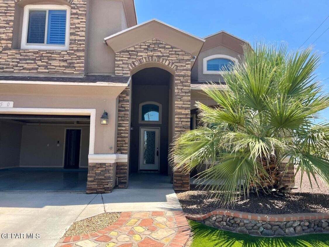 Primary Photo - 3150 Red Orchard Dr