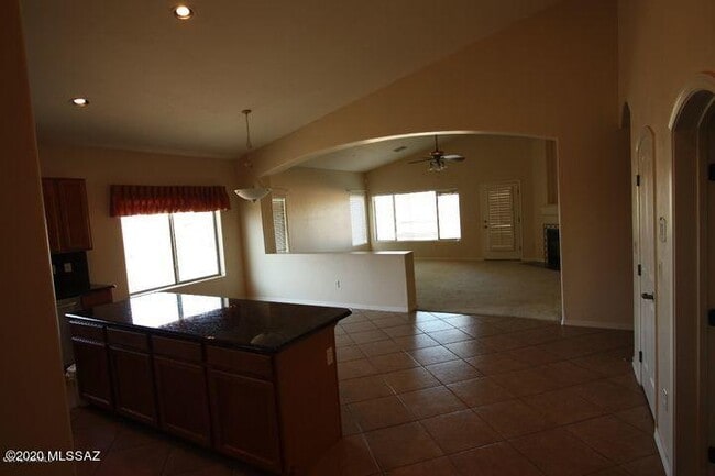 Building Photo - 918 E Gibbon River Way
