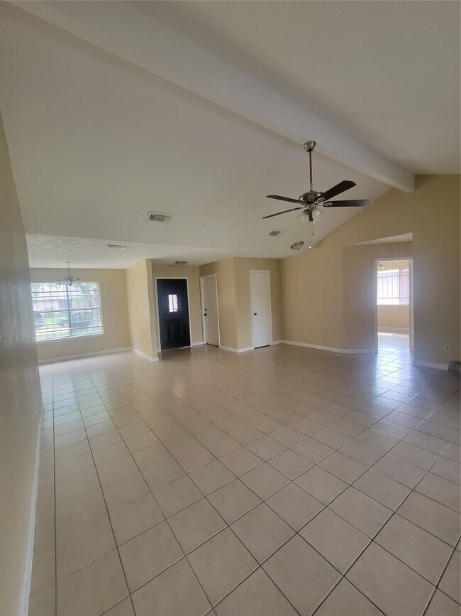 Foto del edificio - 19330 Cypress Bay Dr