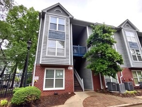 Building Photo - 505 N Graham St