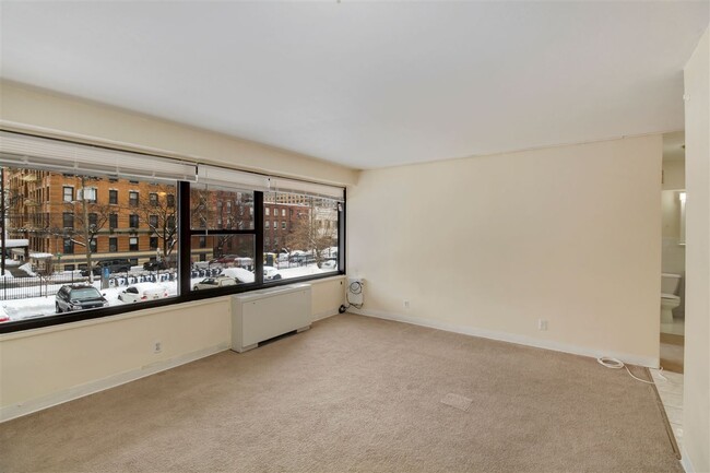 Foto del edificio - 135 Montgomery St