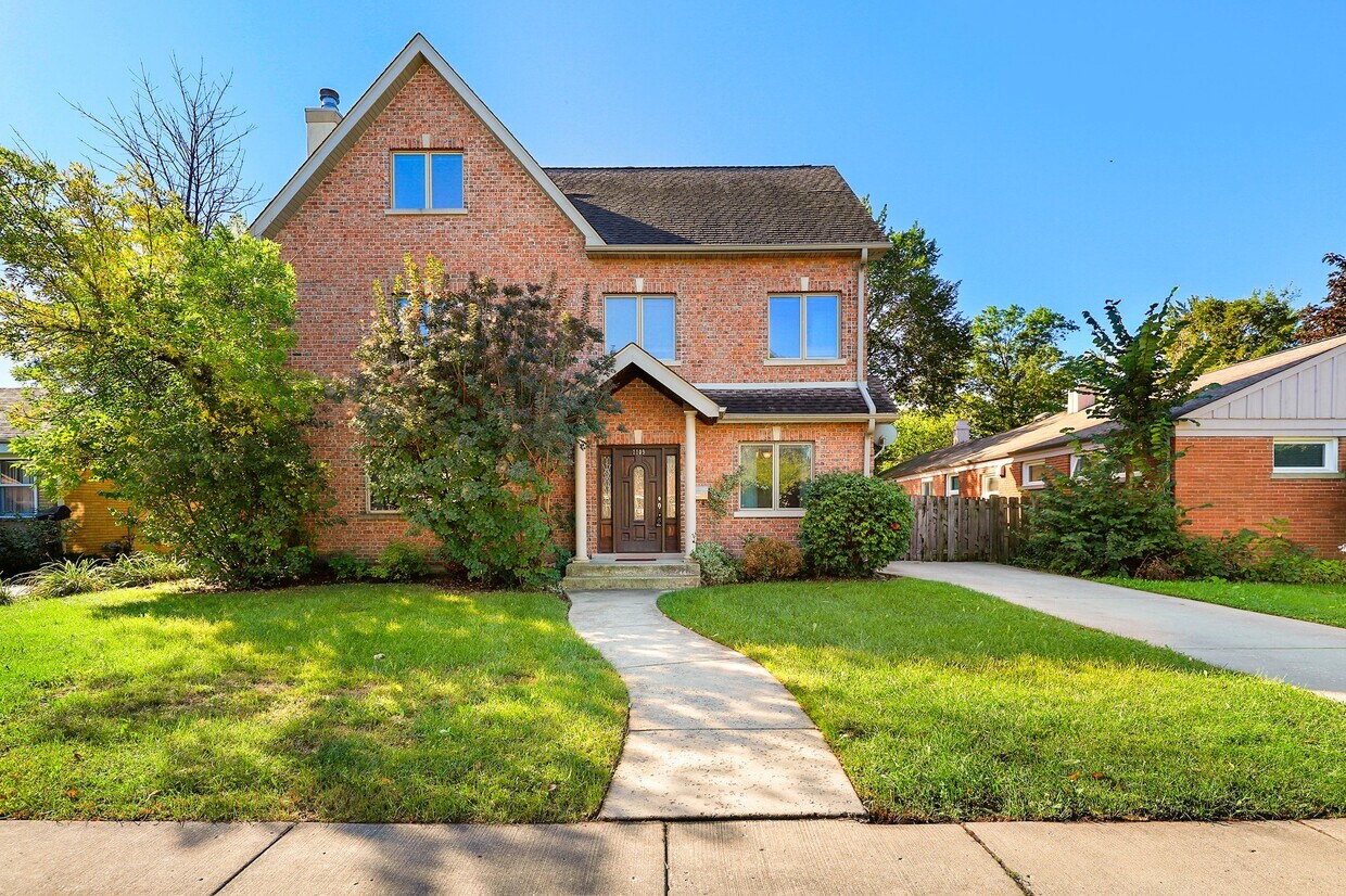 7109 Beckwith Rd, Morton Grove, IL 60053 House for Rent in Morton