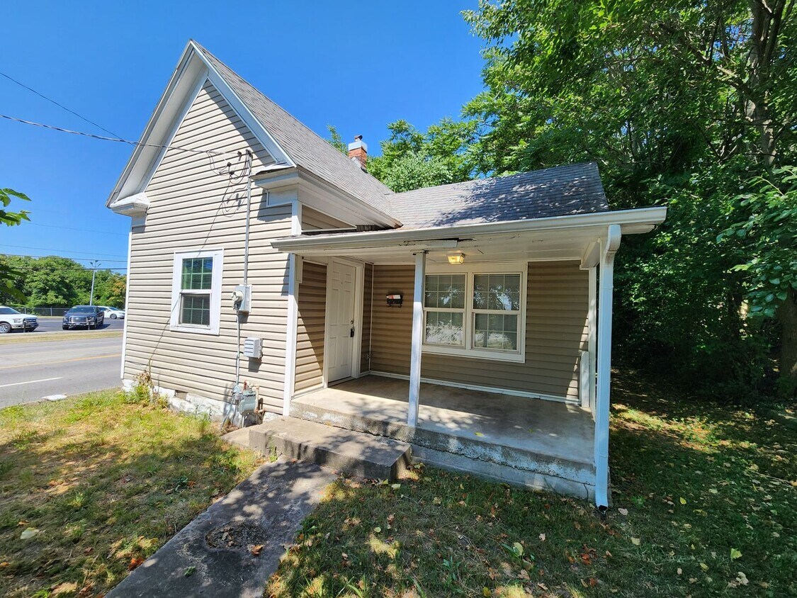 Foto principal - Spacious 1-Bedroom, 1-Bathroom Home AVAILA...