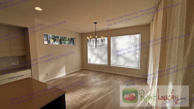 Foto del edificio - STUNNING 4-Bedroom Lake Tapps Home w/2-Car Garage and A/C!!