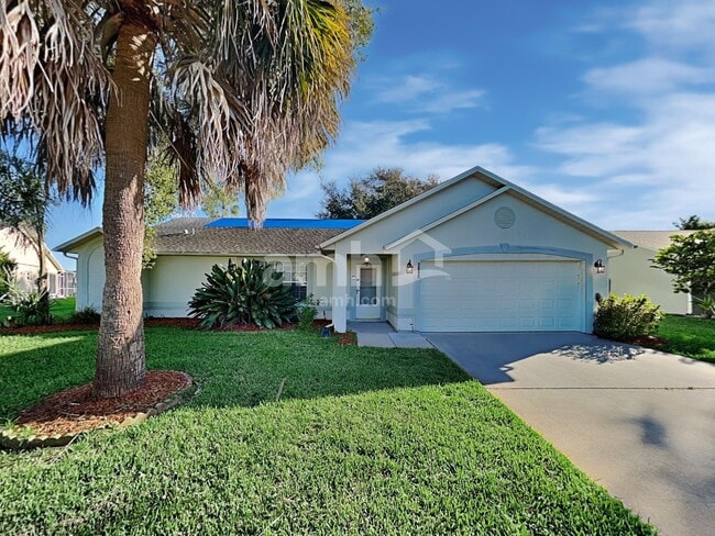 Building Photo - 3334 Lakeview Cir