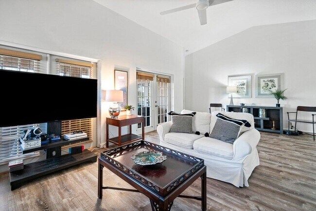 Building Photo - 2663 Country Golf Dr