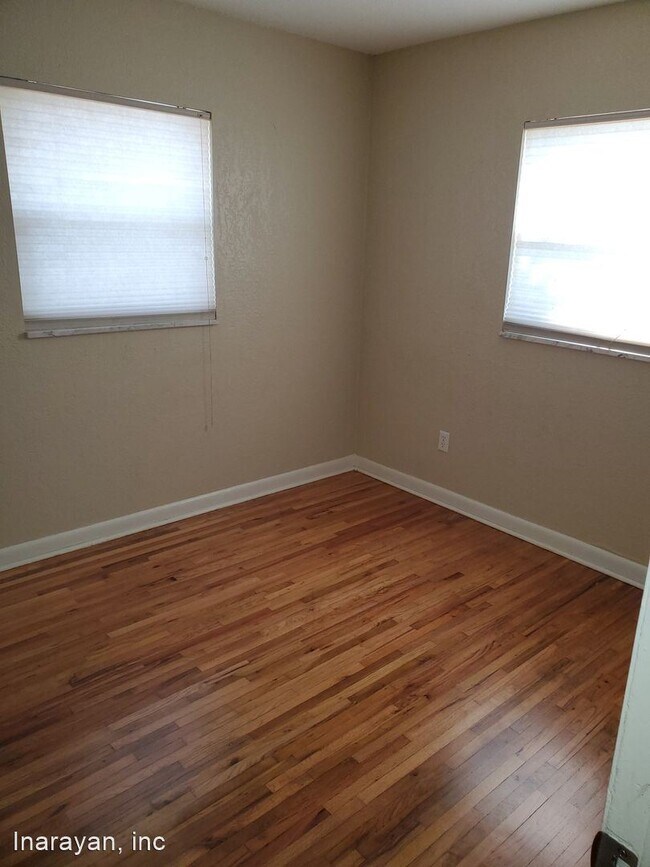 Foto del edificio - 2430 N John Young Pkwy
