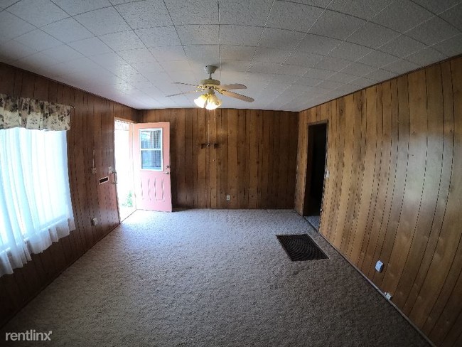 Building Photo - 3 br, 1 bath House - 222 East Date Street