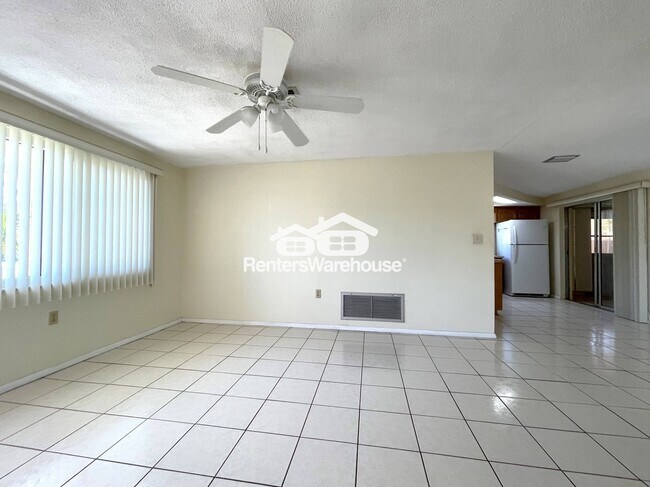 Foto del edificio - 3137 Coldwell Dr