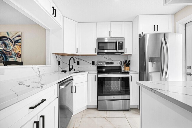 Photo - 400 SE 10th St Apartment