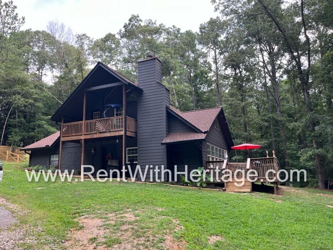 Primary Photo - Charming Rustic Cabin Home on 2 Acres / Na...