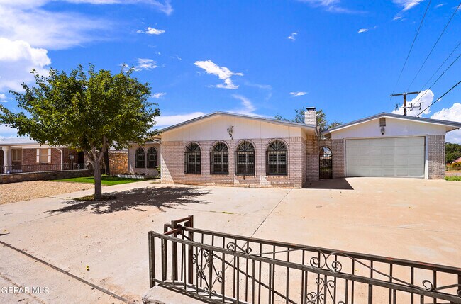 Foto del edificio - 7701 Iroquois Dr