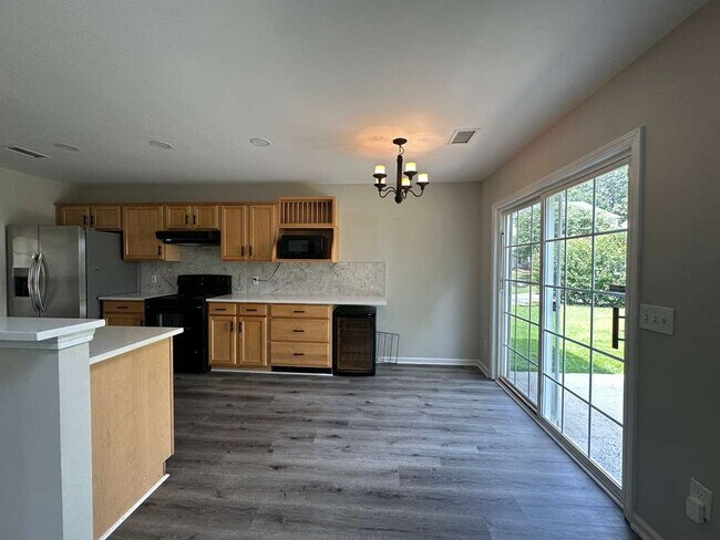 Building Photo - 15019 Edindale Dr