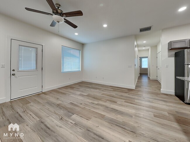 Foto del edificio - 5803 E Bristol St