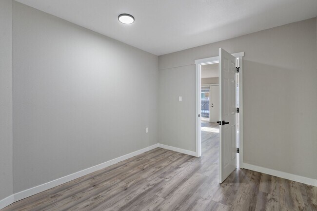 Foto del edificio - Ground floor remodeled 2 br unit