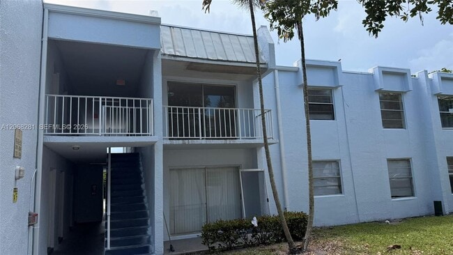 Building Photo - 415 Executive Center Dr