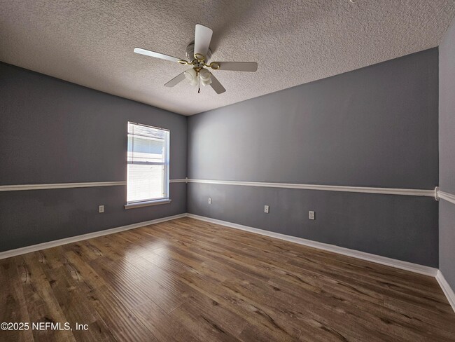 Foto del edificio - 3135 Ash Harbor Dr E