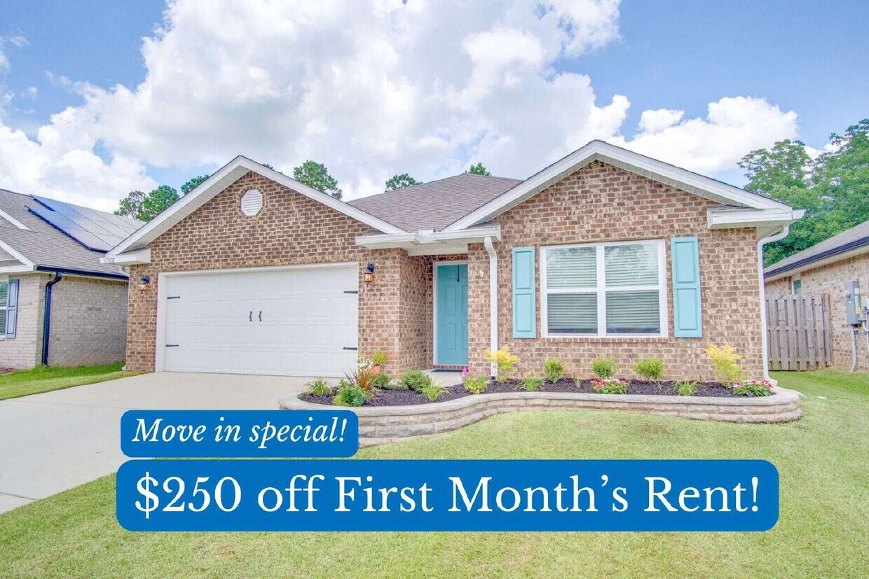 Primary Photo - 4BR Home Near Shopping & Navy Federal – $2...