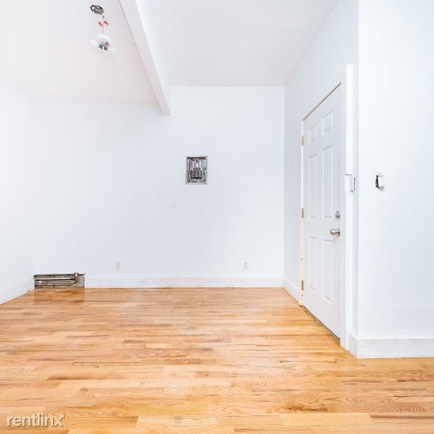 Building Photo - 1930 Pacific St