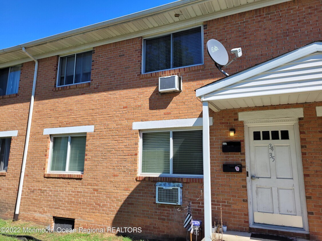 215 Washington St Unit 34, Toms River, NJ 08753 Condo for Rent in