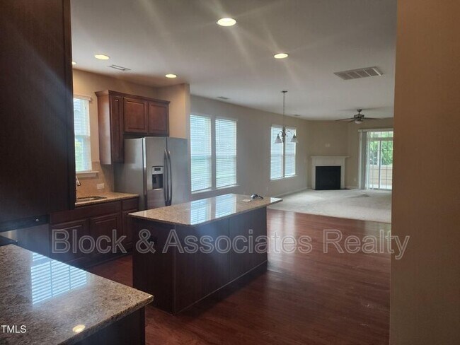 Foto del edificio - 708 Moonbeam Dr