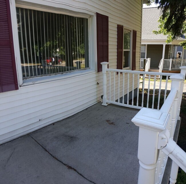 Foto del edificio - Spacious home in downtown Royal Oak!