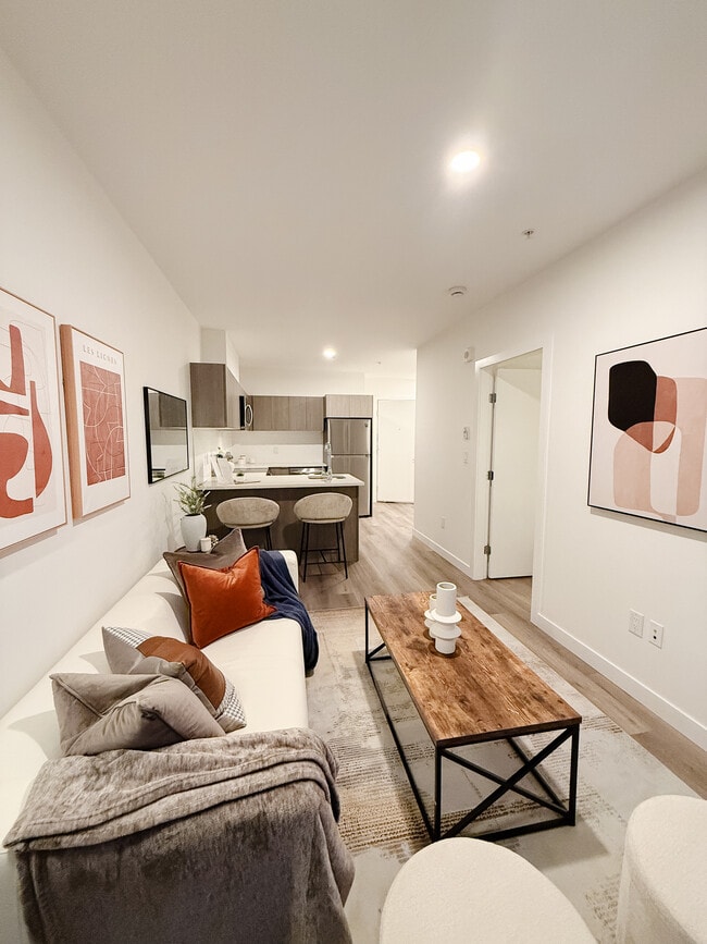 Building Photo - Metro