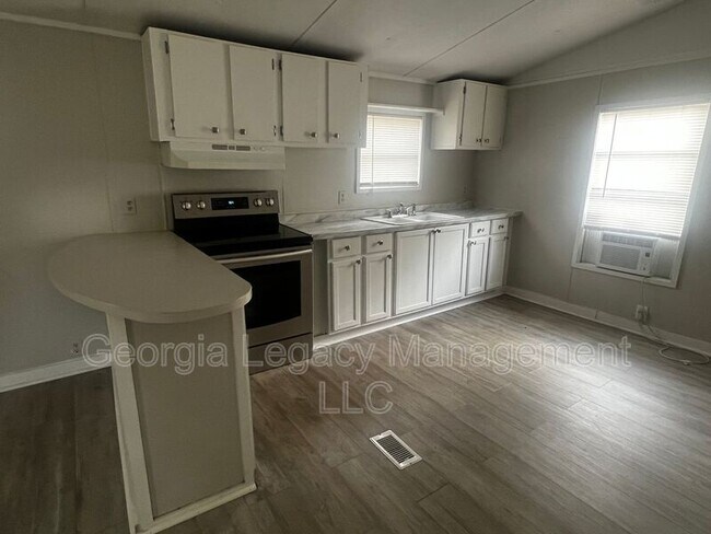 Foto del edificio - 581 Ila Rd