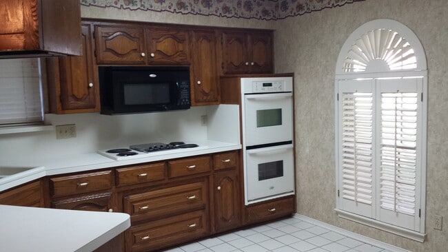 view of kitchen - 2304 Canyon Valley Trl