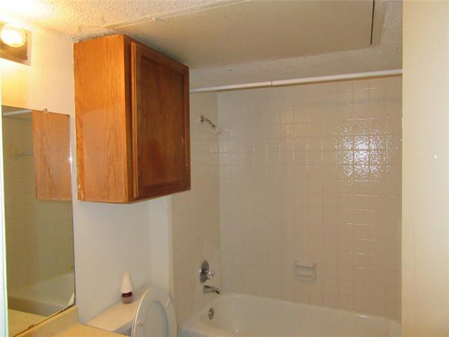 Foto del edificio - 9825 Walnut St