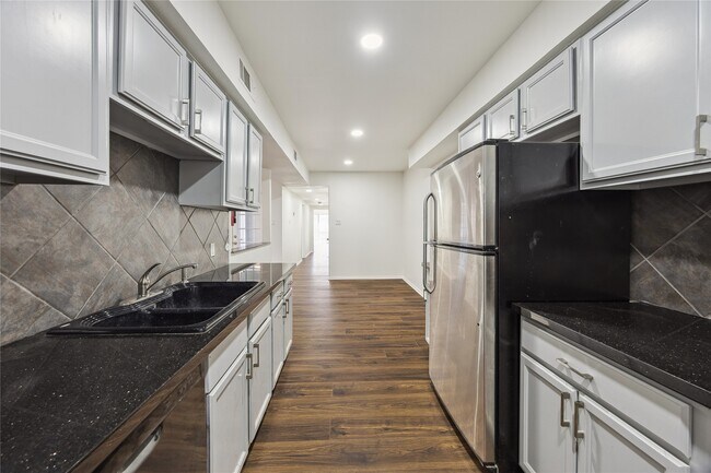 Foto del edificio - 705 Harold St