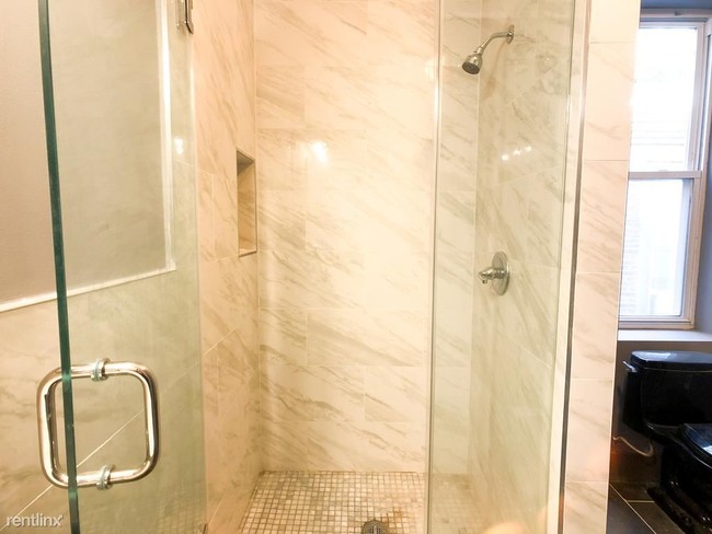 Foto del edificio - 2 br, 1 bath Apartment - 242 Apsley St