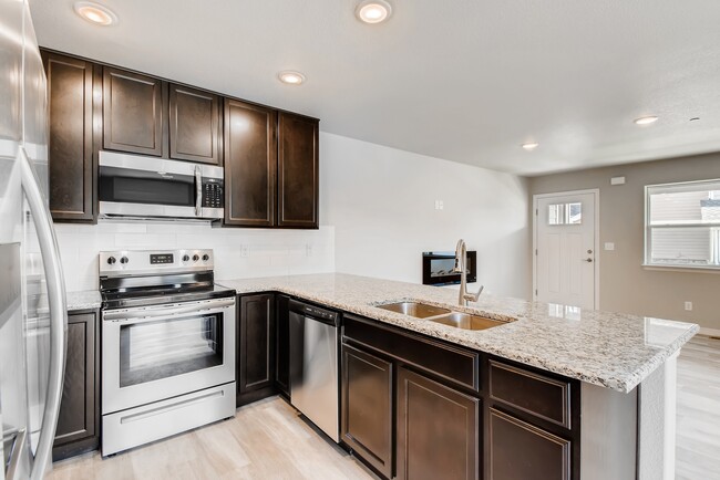 Kitchen - 6104 Burdock Ct