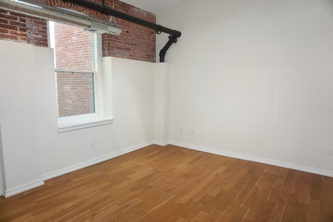 Building Photo - 1133 N 4th St