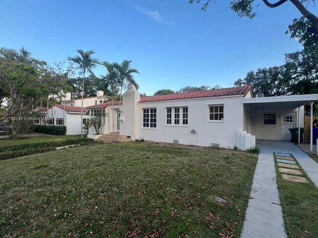 Foto del edificio - 668 NE 72nd Terrace