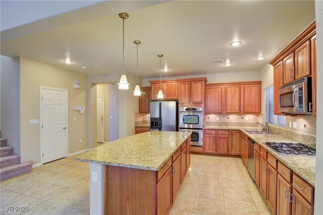 Building Photo - 953 Tafalla Ct
