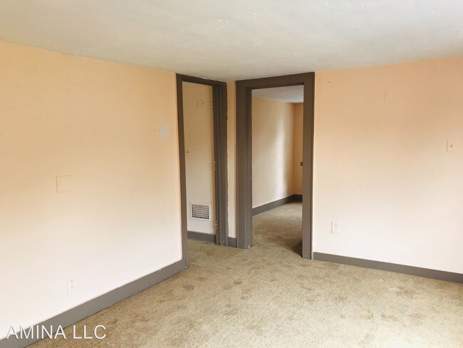 Foto del edificio - 4 br, 2 bath House - 174 Sherman St