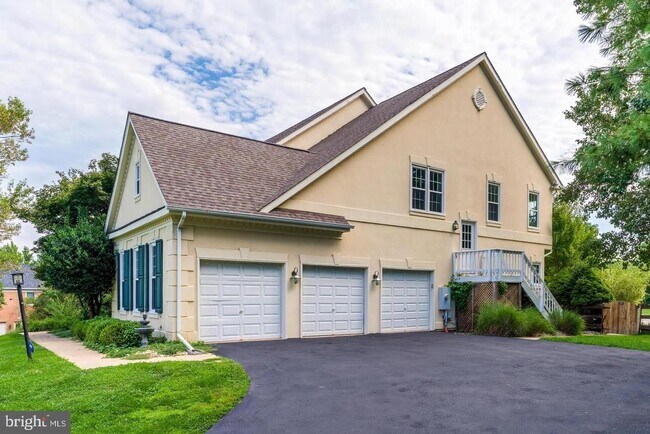 Foto del edificio - 615 Nalls Farm Way