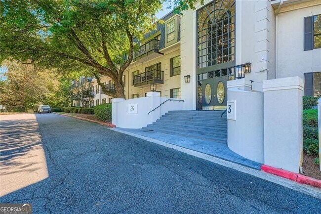 Foto del edificio - 3302 Pine Heights Dr NE