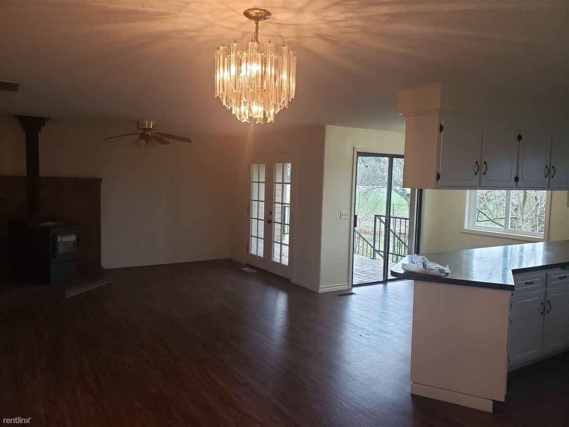 Foto principal - 12480 Howell Prairie Rd NE