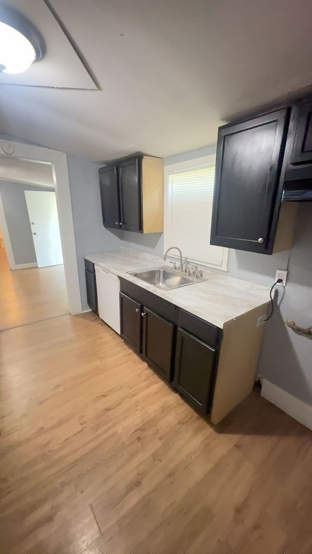 Foto del edificio - Charming 3 bedroom 1 bathroom - Open To Se...