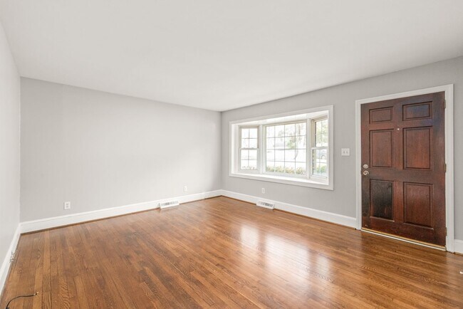 Foto del edificio - Cute 3-Bedroom Brick Ranch in Oakhurst!