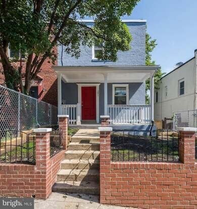 Primary Photo - 131 Darrington St SW