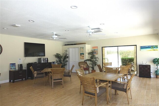Foto del edificio - 9940 S Ocean Dr